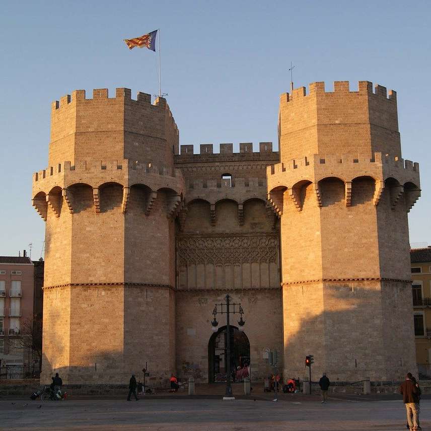 torres de serrano - adarve flats